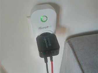 Experiencia en el uso del uso de la energía electrónica de los enchufes)